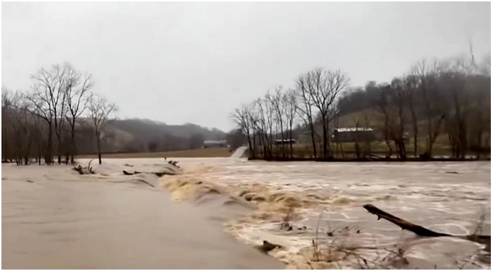 Poplave pogodile jugoistok Amerike, poginulo devet ljudi